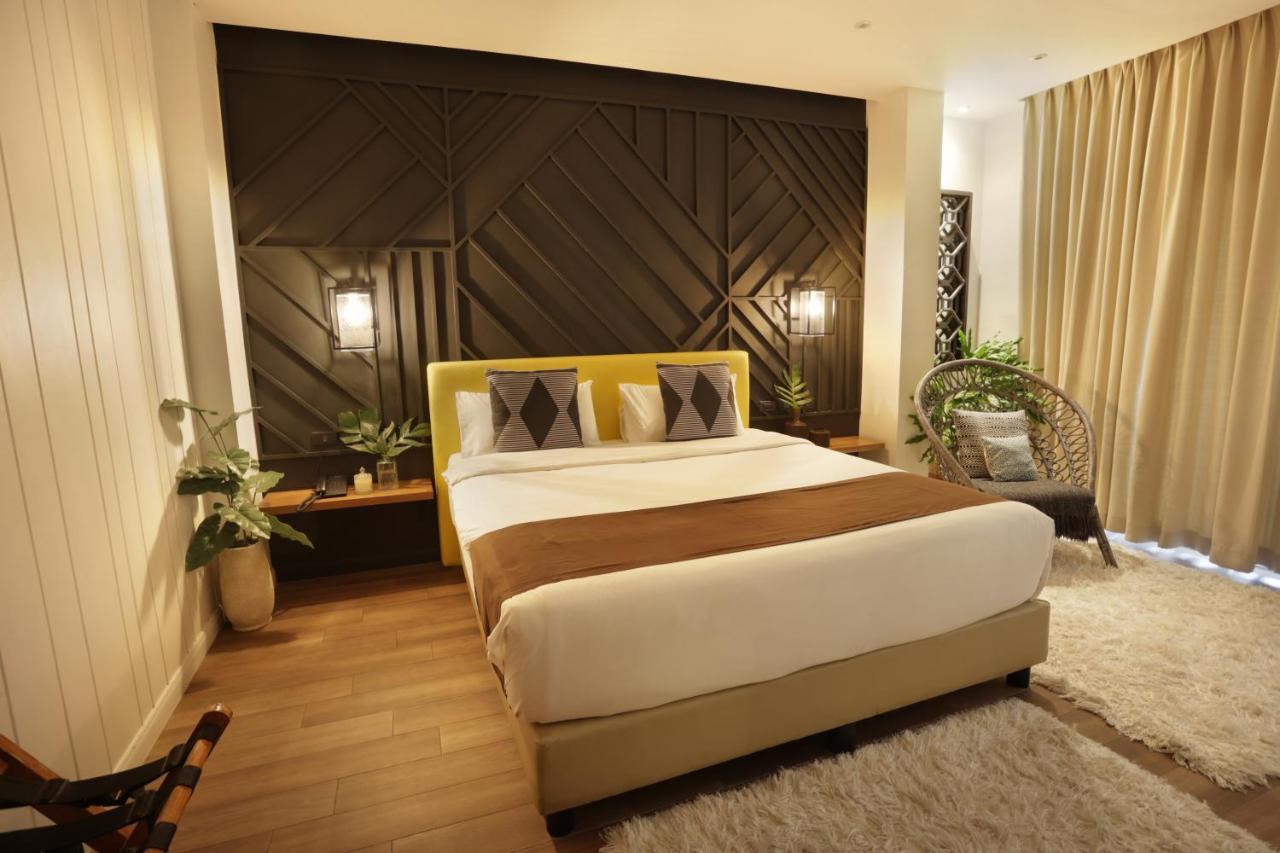 The Bourke Hotel Davao City Buitenkant foto