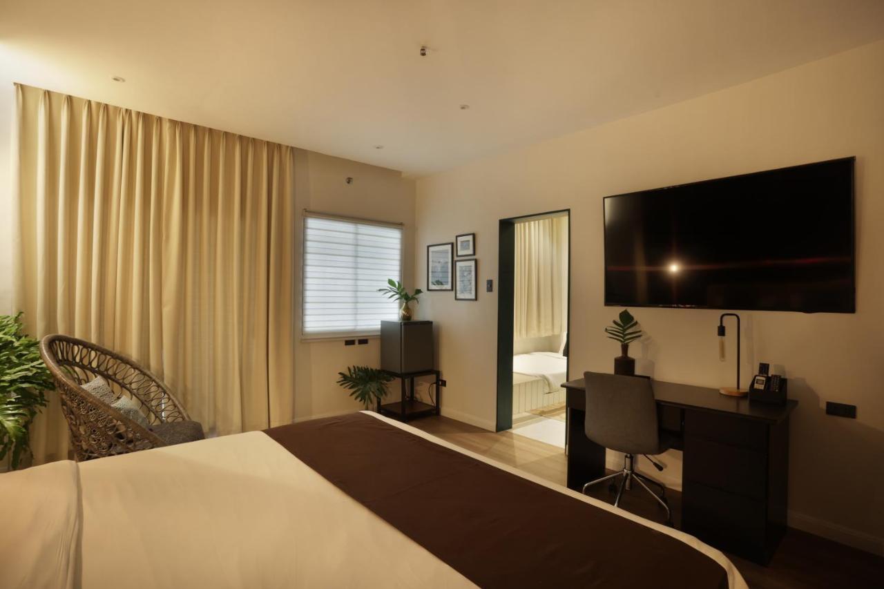 The Bourke Hotel Davao City Buitenkant foto