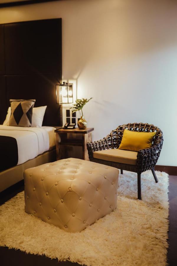 The Bourke Hotel Davao City Buitenkant foto