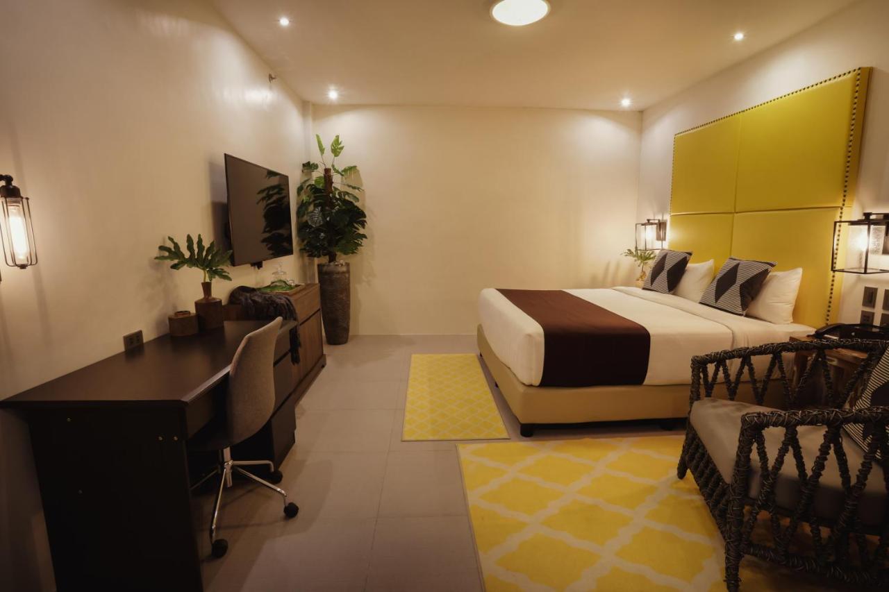The Bourke Hotel Davao City Buitenkant foto