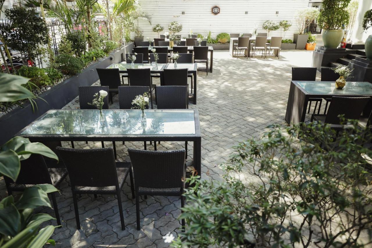 The Bourke Hotel Davao City Buitenkant foto