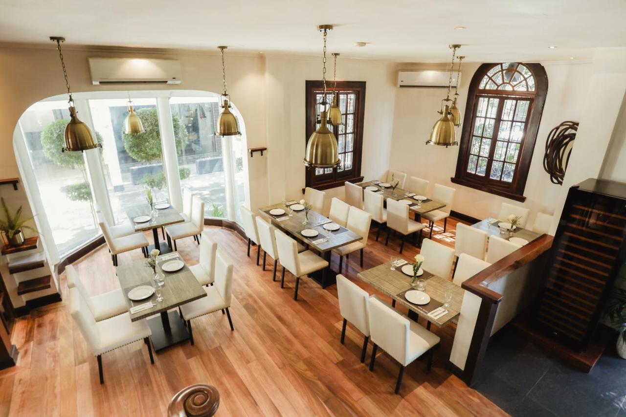 The Bourke Hotel Davao City Buitenkant foto
